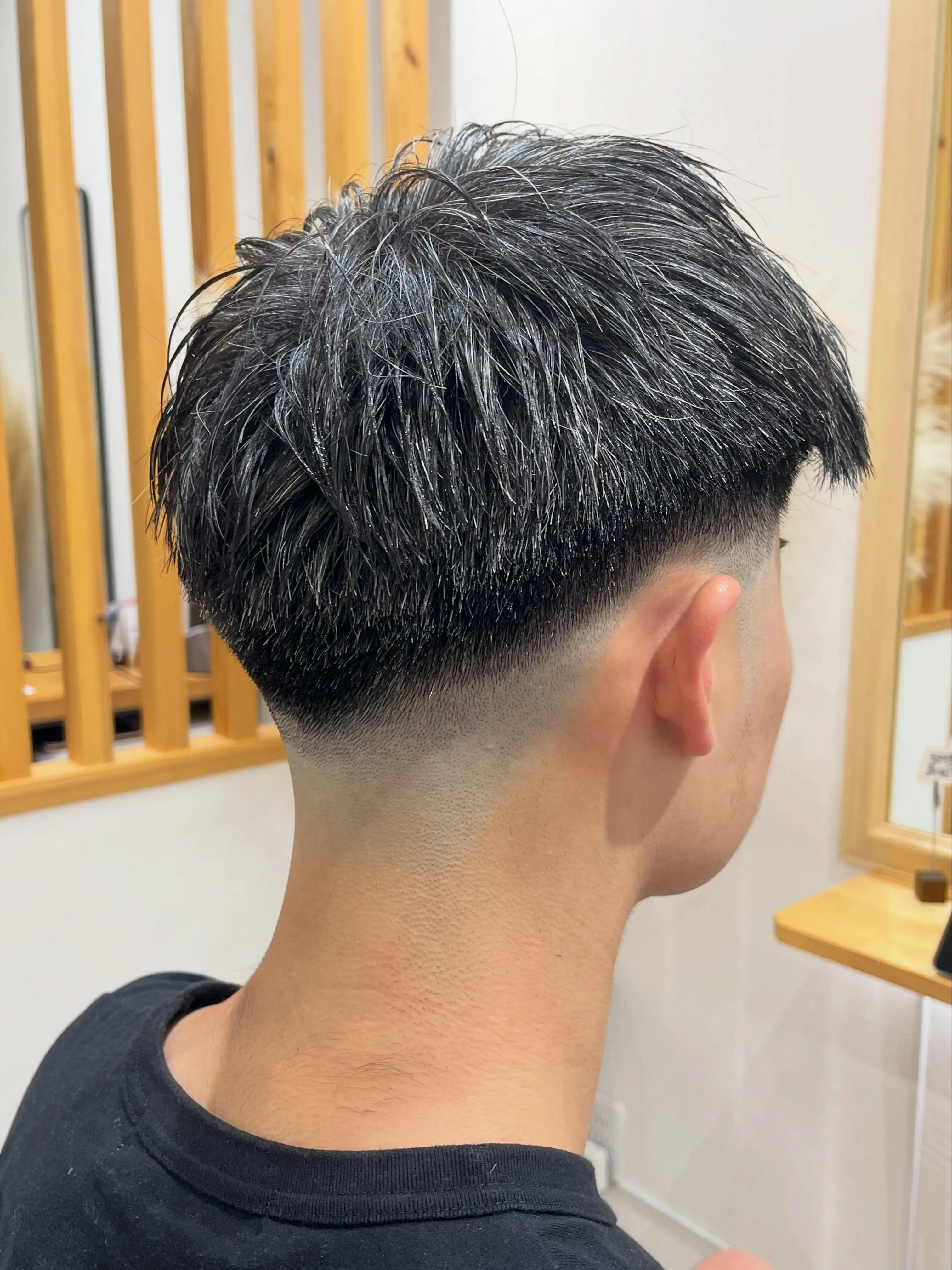 フェードはただ短くするだけではなく、横顔も後ろ姿も綺麗なシル...