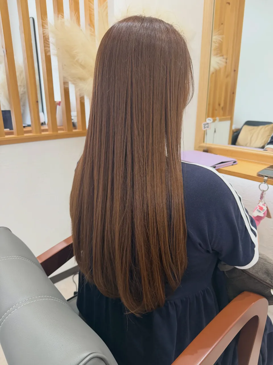 やわらかなブラウンカラーで、ロングヘアにツヤとまとまりを🤎